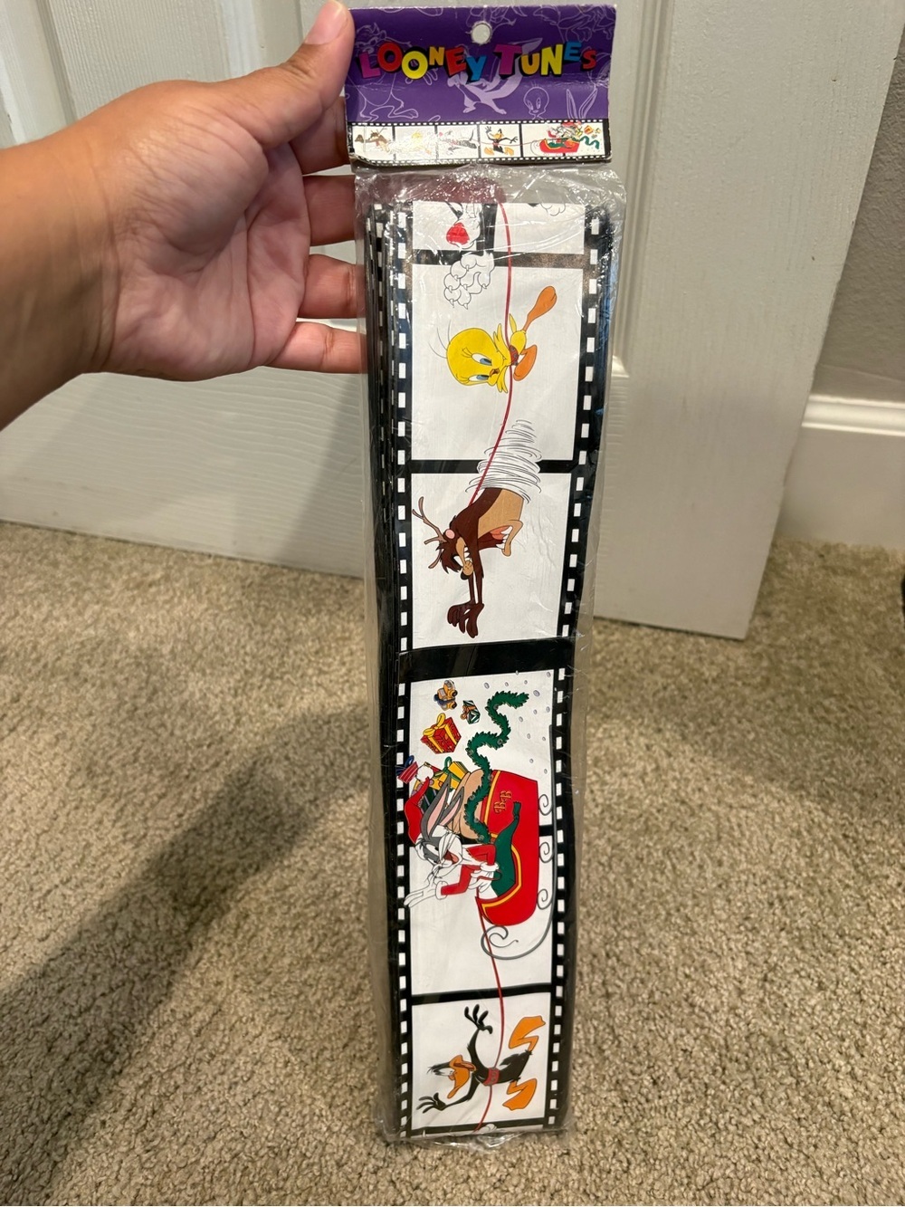 Vintage 1996 Warner Bros. Looney Tunes Christmas Theme Paper Wall Border New